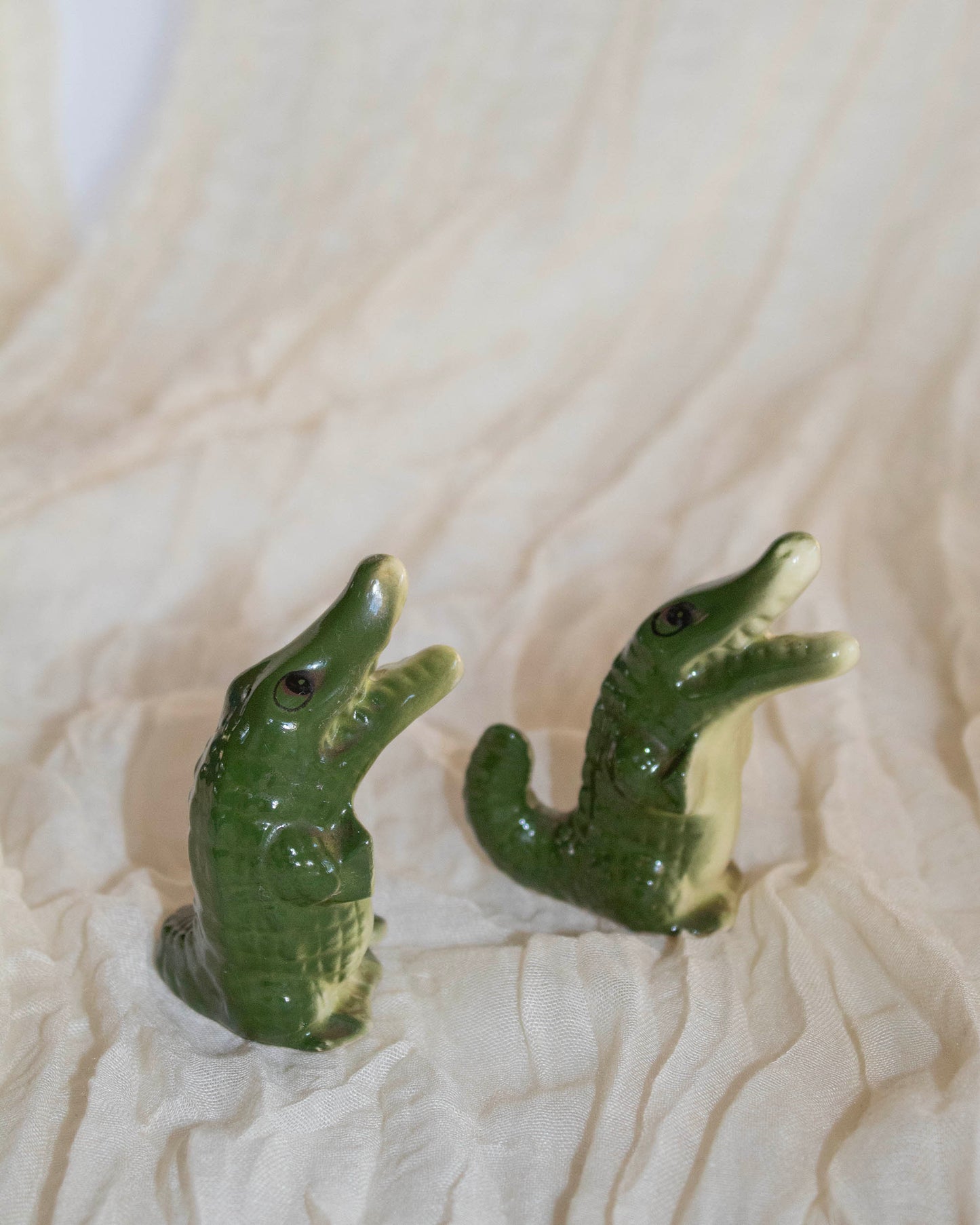 Vintage retro crocodile alligator salt pepper shakers japan green